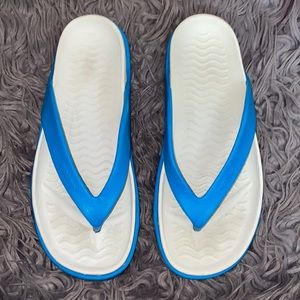 native women’s sandals Size 10